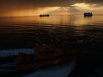 Ostsee, Lotse bei Sonnenuntergang